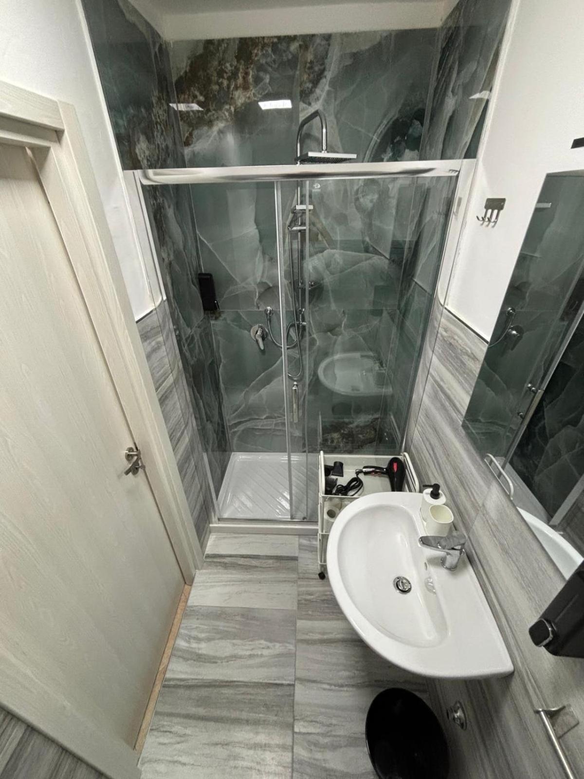 Na City Rooms Наполи Екстериор снимка