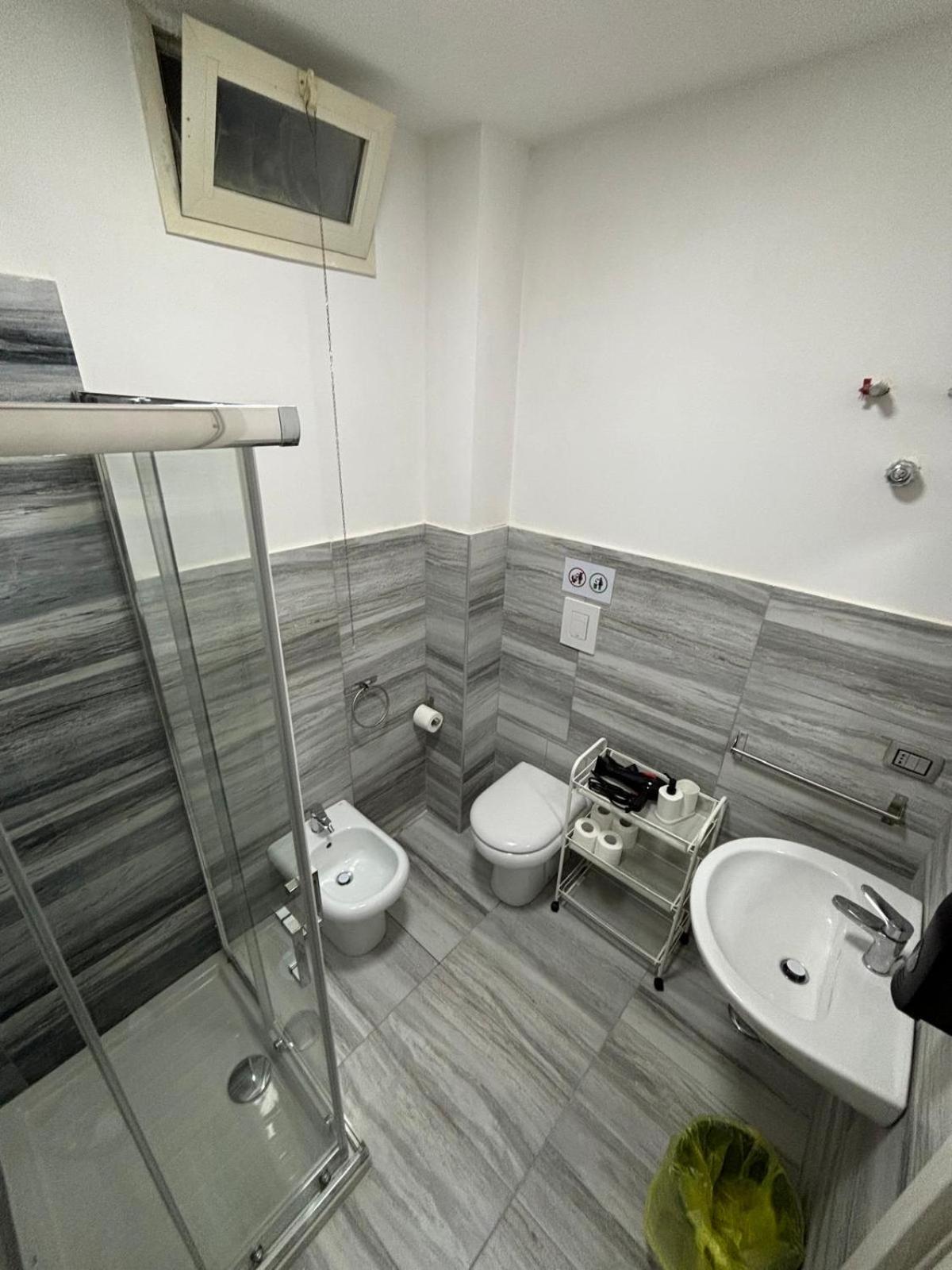 Na City Rooms Наполи Екстериор снимка