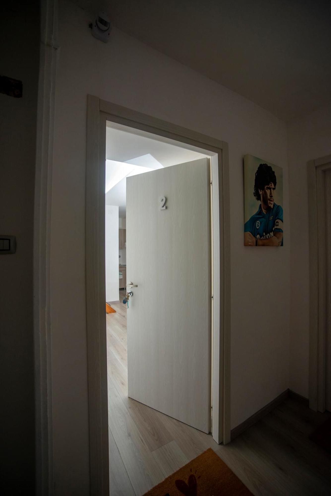 Na City Rooms Наполи Екстериор снимка