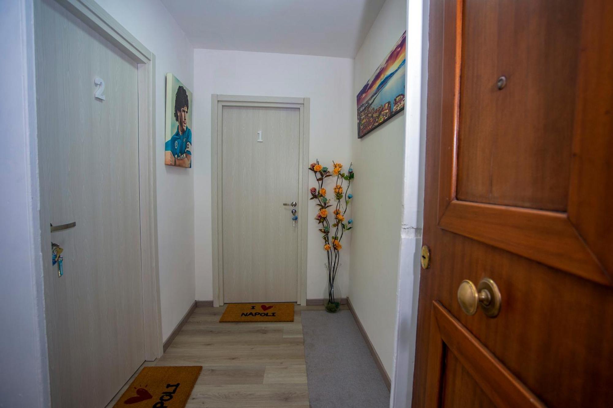 Na City Rooms Наполи Екстериор снимка