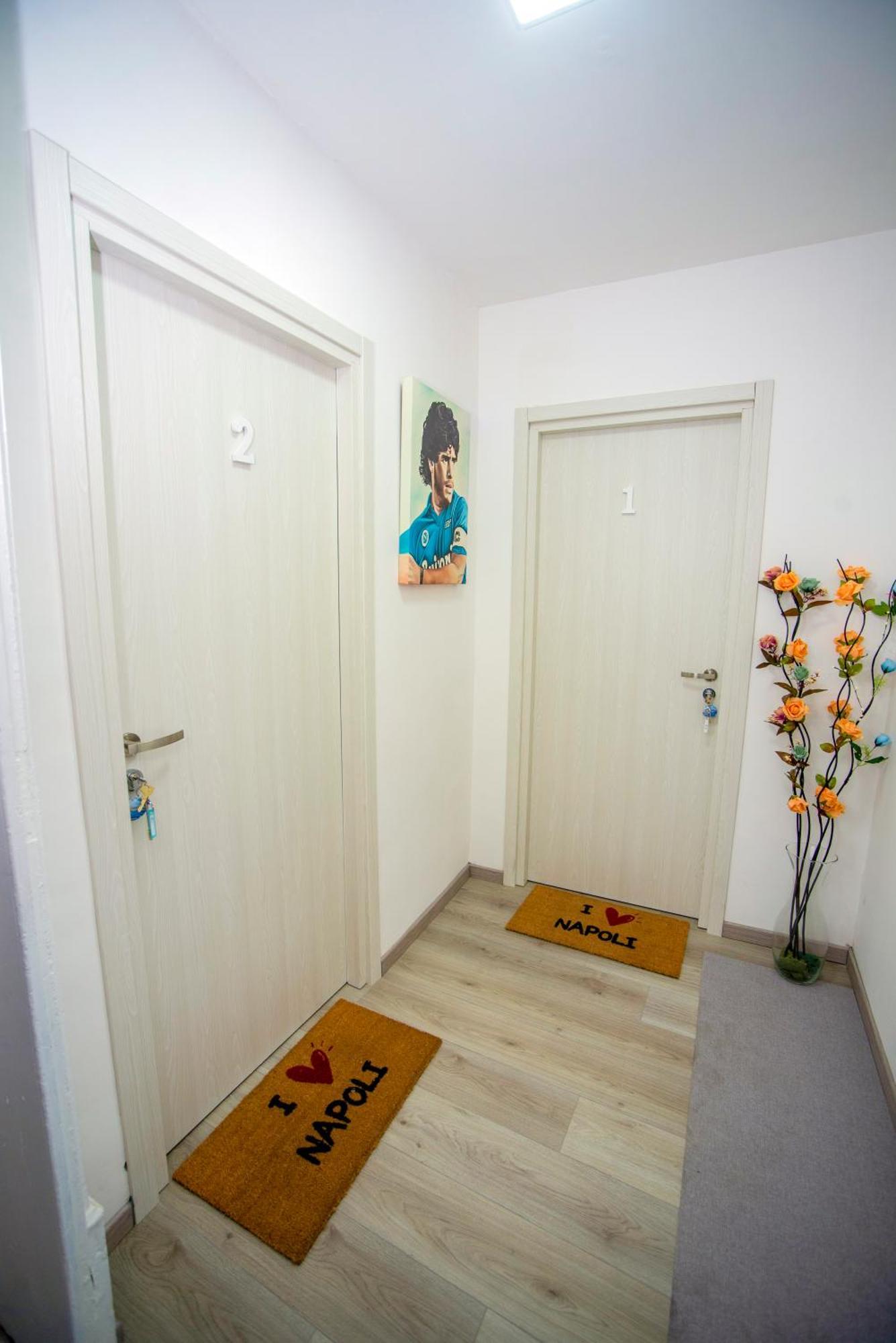 Na City Rooms Наполи Екстериор снимка